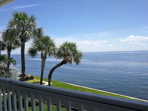 4858 Coquina Key Dr SE #D, Saint Petersburg, FL 33705