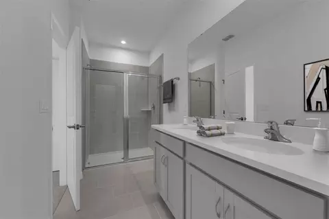 Bath - 1824 Shadow Box Bnd, Saint Cloud, FL 34771 photo 2 of 2