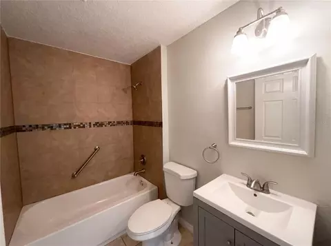 Bath - 1801 Missouri Ave, Saint Cloud, FL 34769 photo 3 of 3