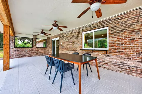 Exterior - 1600 E 10th St, Saint Cloud, FL 34771 photo 5 of 10