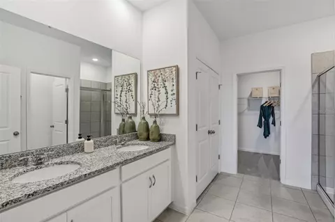 Bath - 1884 Horsetail Dr, Saint Cloud, FL 34771 photo 3 of 5