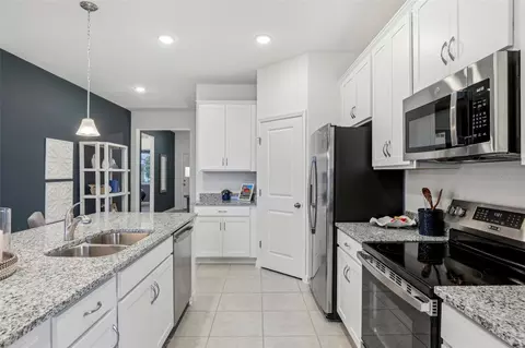 Kitchen - 1884 Horsetail Dr, Saint Cloud, FL 34771 photo 3 of 5