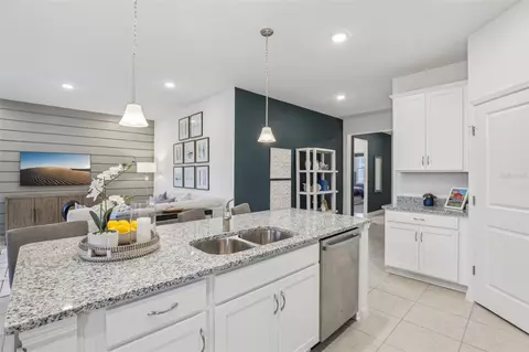 Kitchen - 1884 Horsetail Dr, Saint Cloud, FL 34771 photo 4 of 5