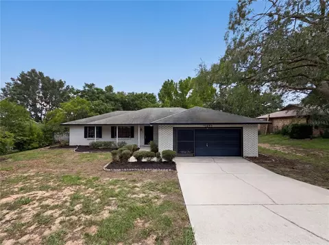 12620 Bay Hill Dr, Grand Island, FL 32735