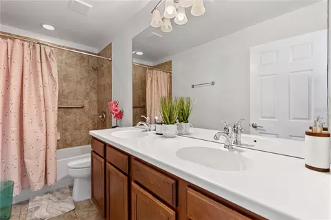 Bath - 446 Anessa Rose Loop, Ocoee, FL 34761 photo 3 of 4