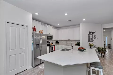 Kitchen - 7663 SW 74th Loop, Ocala, FL 34481 photo 2 of 4