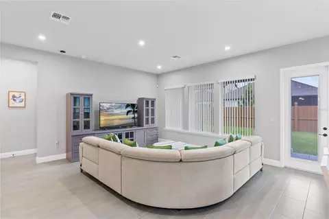 Living - 6526 Circle Rock Way, Saint Cloud, FL 34771 photo 1 of 2
