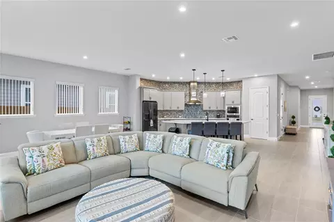 Living - 6526 Circle Rock Way, Saint Cloud, FL 34771 photo 2 of 2