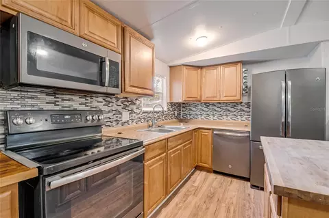 Kitchen - 4960 Yukon St, Saint Cloud, FL 34771 photo 4 of 6