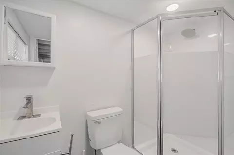 Bath - 4960 Yukon St, Saint Cloud, FL 34771 photo 2 of 5