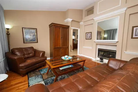 Living - 8 Roseberry Ct, Ocoee, FL 34761 photo 1 of 5