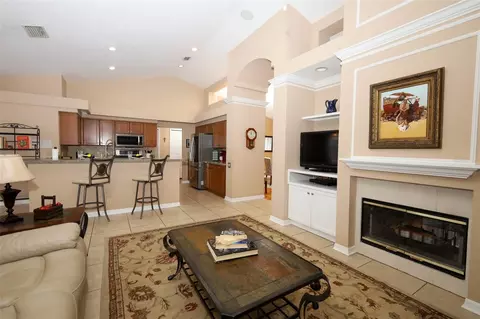 Living - 8 Roseberry Ct, Ocoee, FL 34761 photo 5 of 5