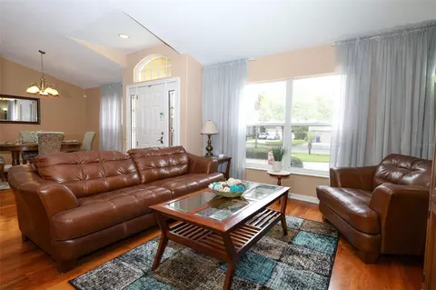 Living - 8 Roseberry Ct, Ocoee, FL 34761 photo 2 of 5