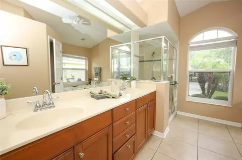 Bath - 8 Roseberry Ct, Ocoee, FL 34761 photo 2 of 5