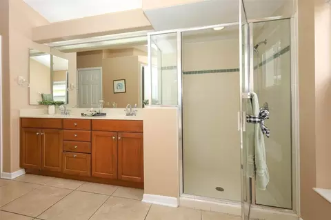 Bath - 8 Roseberry Ct, Ocoee, FL 34761 photo 1 of 5