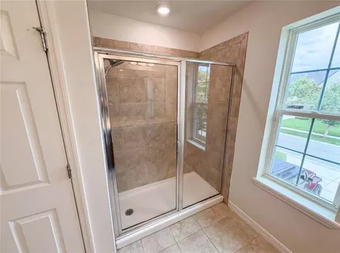 Bath - 811 Maple Leaf Loop, Winter Springs, FL 32708 photo 4 of 6