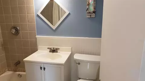 Bath - 375 Terrapin, Venice, FL 34293 photo 1 of 5