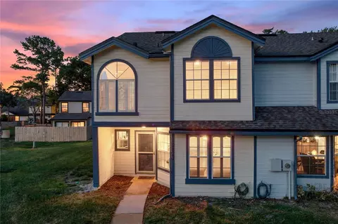 2823 Boulder Falls Ct, Apopka, FL 32703