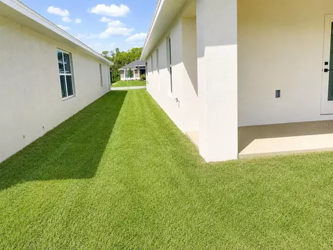 Exterior - 7569 Bent Tree Loop, Saint Cloud, FL 34771 photo 3 of 5