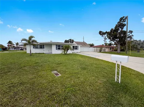 567 Baywood Dr N, Dunedin, FL 34698