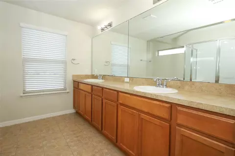 Bath - 2610 Mead Ave, Saint Cloud, FL 34771 photo 1 of 5