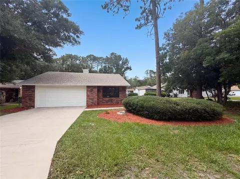 8 Bumelia Ct, Homosassa, FL 34446