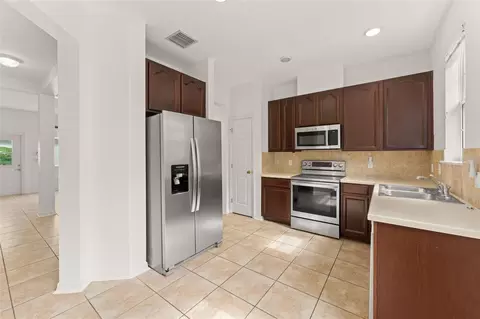 Kitchen - 8744 Danforth Dr, Windermere, FL 34786 photo 2 of 4