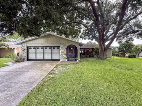 3711 Erin Brook Dr, New Port Richey, FL 34655