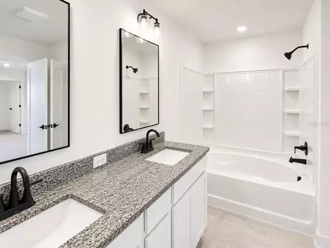 Bath - 7587 Bent Tree Loop, Saint Cloud, FL 34771 photo 3 of 3