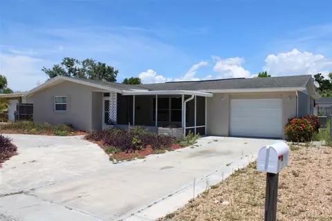 3314 Columbus Dr, Holiday, FL 34691