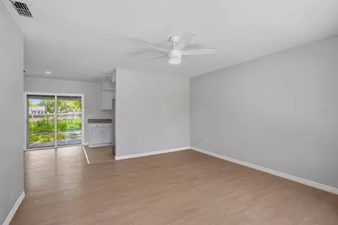 Living - 322 Little Rock Ct, Ocoee, FL 34761 photo 1 of 3