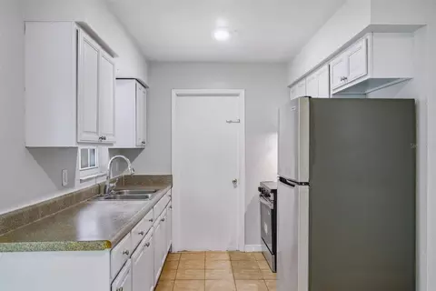 Kitchen - 322 Little Rock Ct, Ocoee, FL 34761 photo 2 of 3