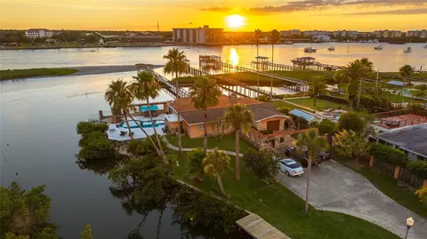 2 Richmond Dr, New Smyrna Beach, FL 32169