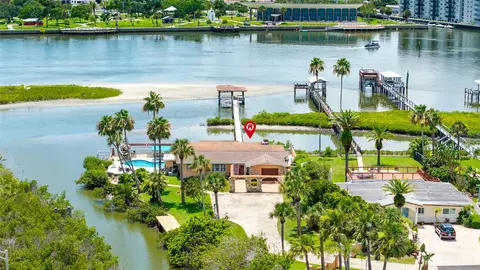 2 Richmond Dr, New Smyrna Beach, FL 32169
