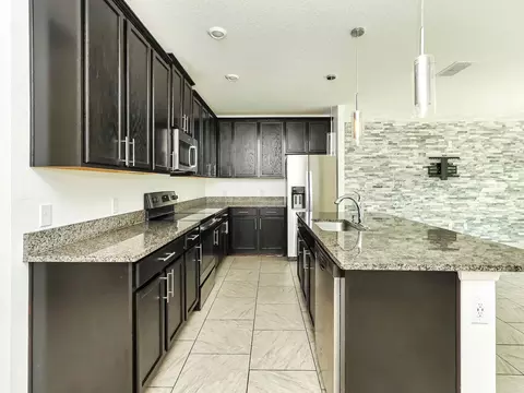 Kitchen - 2919 Parkfield Rd, Saint Cloud, FL 34772 photo 5 of 6