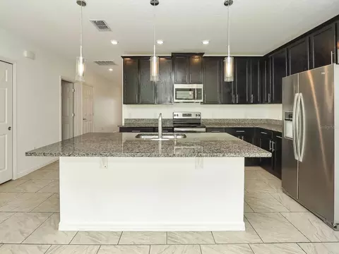 Kitchen - 2919 Parkfield Rd, Saint Cloud, FL 34772 photo 4 of 6