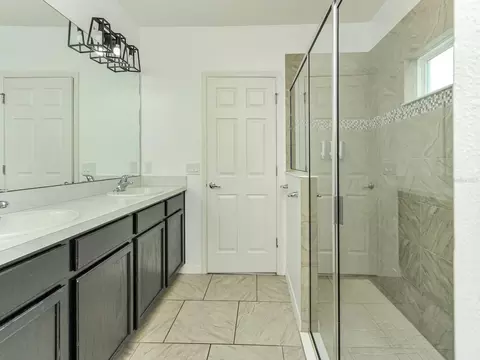 Bath - 2919 Parkfield Rd, Saint Cloud, FL 34772 photo 1 of 3