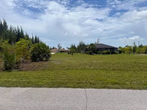 9243 Lingle St, Port Charlotte, FL 33981