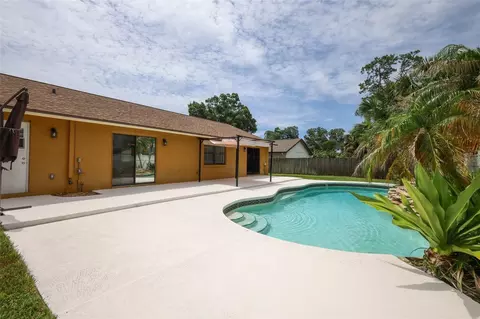 Exterior - 9110 Palm Tree Dr, Windermere, FL 34786 photo 3 of 5