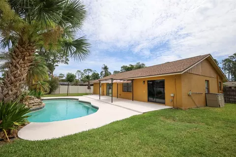 Exterior - 9110 Palm Tree Dr, Windermere, FL 34786 photo 4 of 5