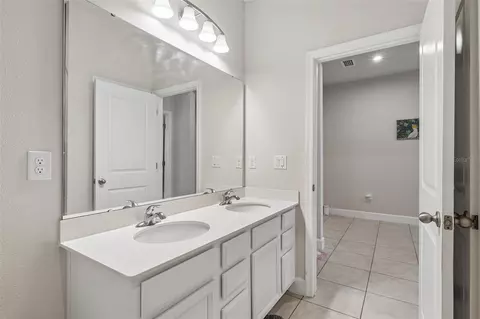 Bath - 5585 Vigo Loop, Saint Cloud, FL 34771 photo 2 of 5