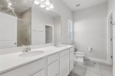 Bath - 5585 Vigo Loop, Saint Cloud, FL 34771 photo 3 of 5