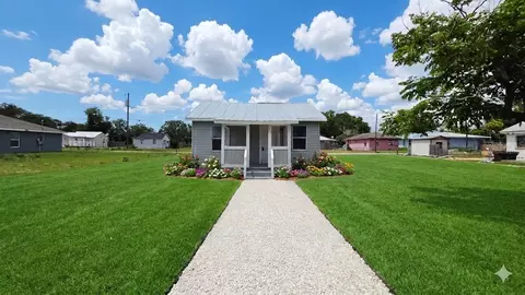 513 Lincoln Ave, Lake Wales, FL 33853