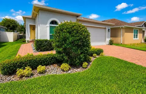 Exterior - 2822 Bigleaf Maple Dr, Ocoee, FL 34761 photo 5 of 9