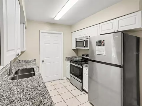 Kitchen - 503 Spring Creek Dr, Ocoee, FL 34761 photo 2 of 2