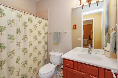 Bath - 2759 Maria Isabel Ave, Ocoee, FL 34761 photo 2 of 3