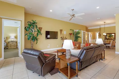 Living - 2759 Maria Isabel Ave, Ocoee, FL 34761 photo 3 of 4