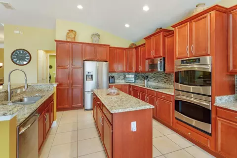 Kitchen - 2759 Maria Isabel Ave, Ocoee, FL 34761 photo 4 of 7