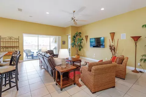 Living - 2759 Maria Isabel Ave, Ocoee, FL 34761 photo 4 of 4