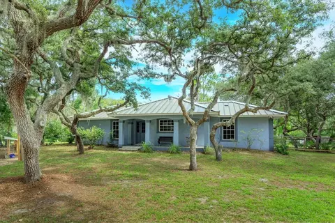 17249 Holly Ct, Umatilla, FL 32784